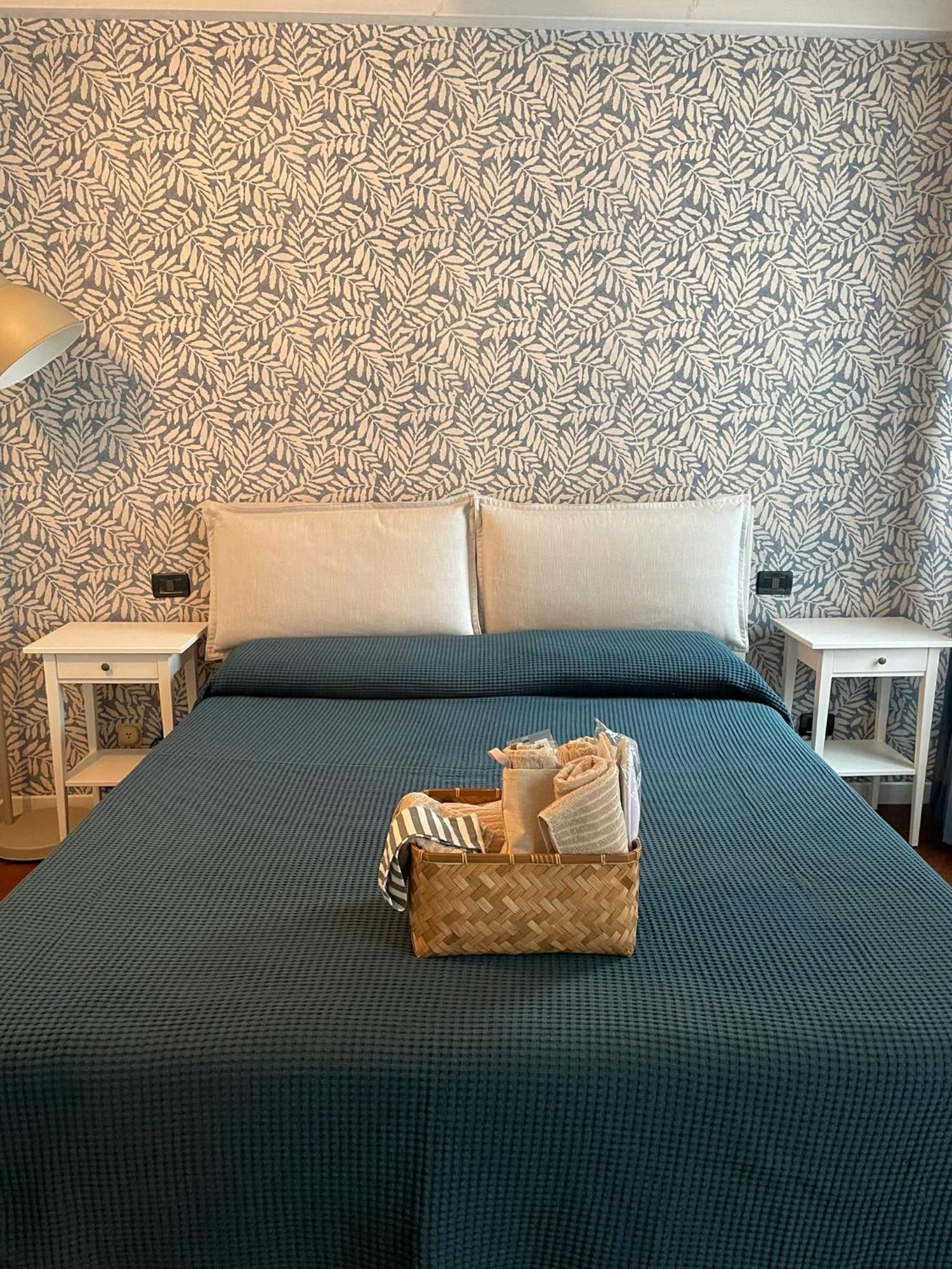 Amelie Apartment Desenzano del Garda Exterior foto